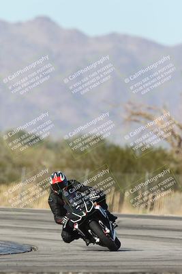 media/Dec-01-2025-Moto Forza (Mon) [[2daa91e15f]]/2-Intermediate Group/Session 3 (Turn 3)/